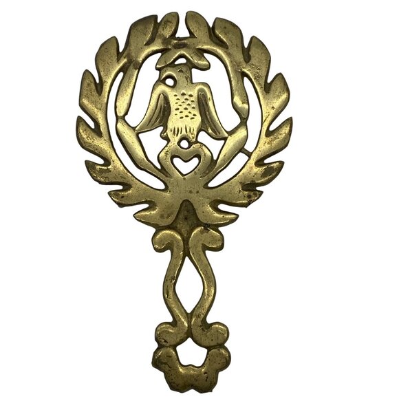 Vintage Solid Brass Trivet Hot Plate Decorative Eagle w/ Heart 7" Made in Japan - Picture 1 of 13